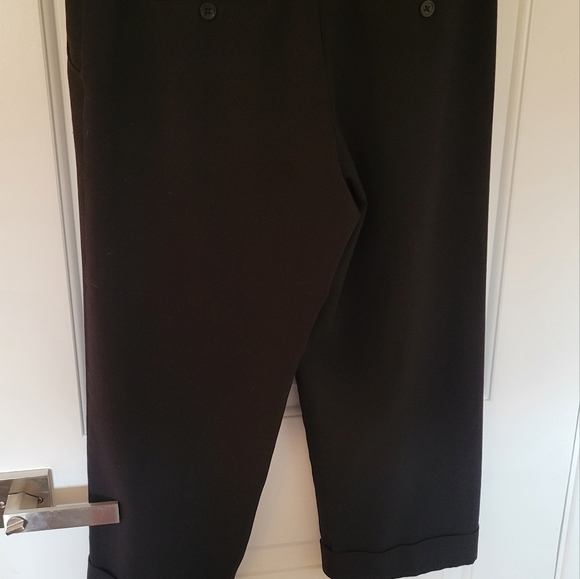 George Classic Black Women’s Capri Pants | Size 6 - Picture 5 of 6